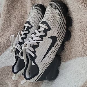 NIKE AIR VaporMax Flyknit 3‎ White/Black Size 8.5W Size 6.5M